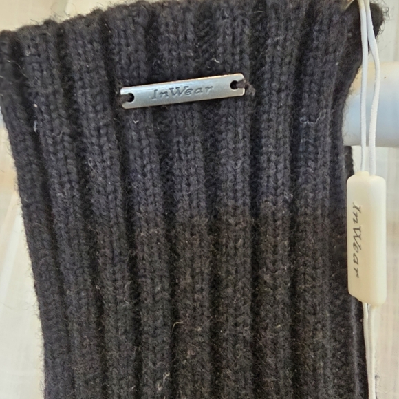 New lambswool black knit GLOVES - Picture 2 of 4